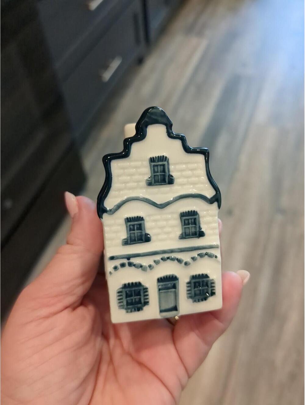 KLM Bols Delft Blue Miniature House #1 Amsterdam Empty Holland